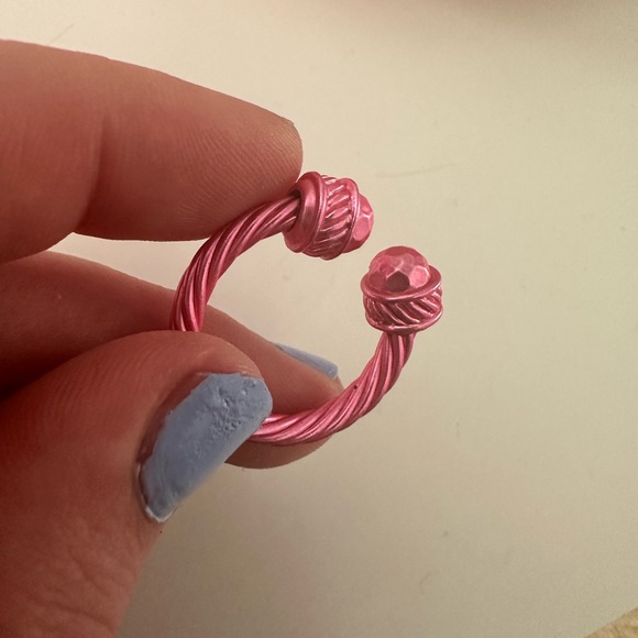 Pink adjustable ring - Picture 3 of 4
